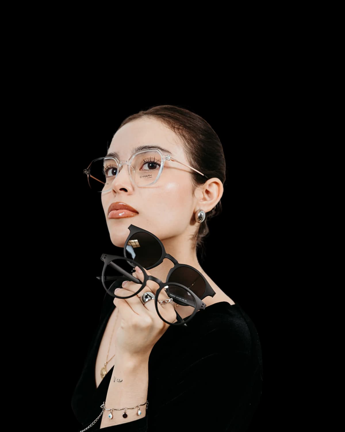 Mujer con lentes Vista Center
