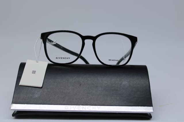 GIVENCHY CLASICO